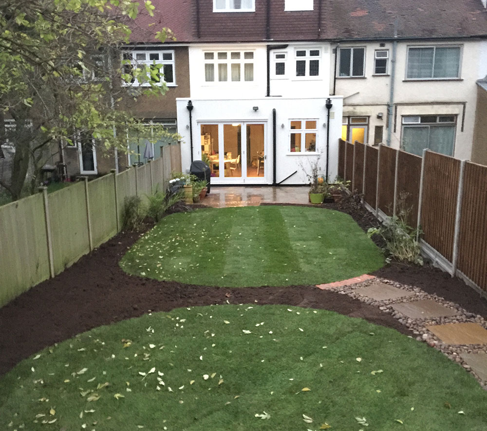 Lawn-care-and-treatment-Bromley